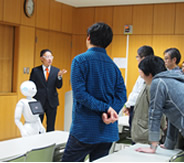 CEO of Axis gives a lecture at study group